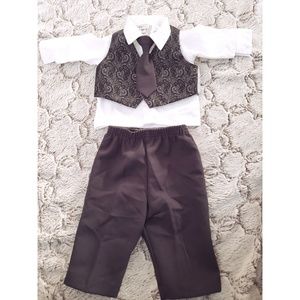 🎁Baby Boy 4pc outfit- 6/9 months